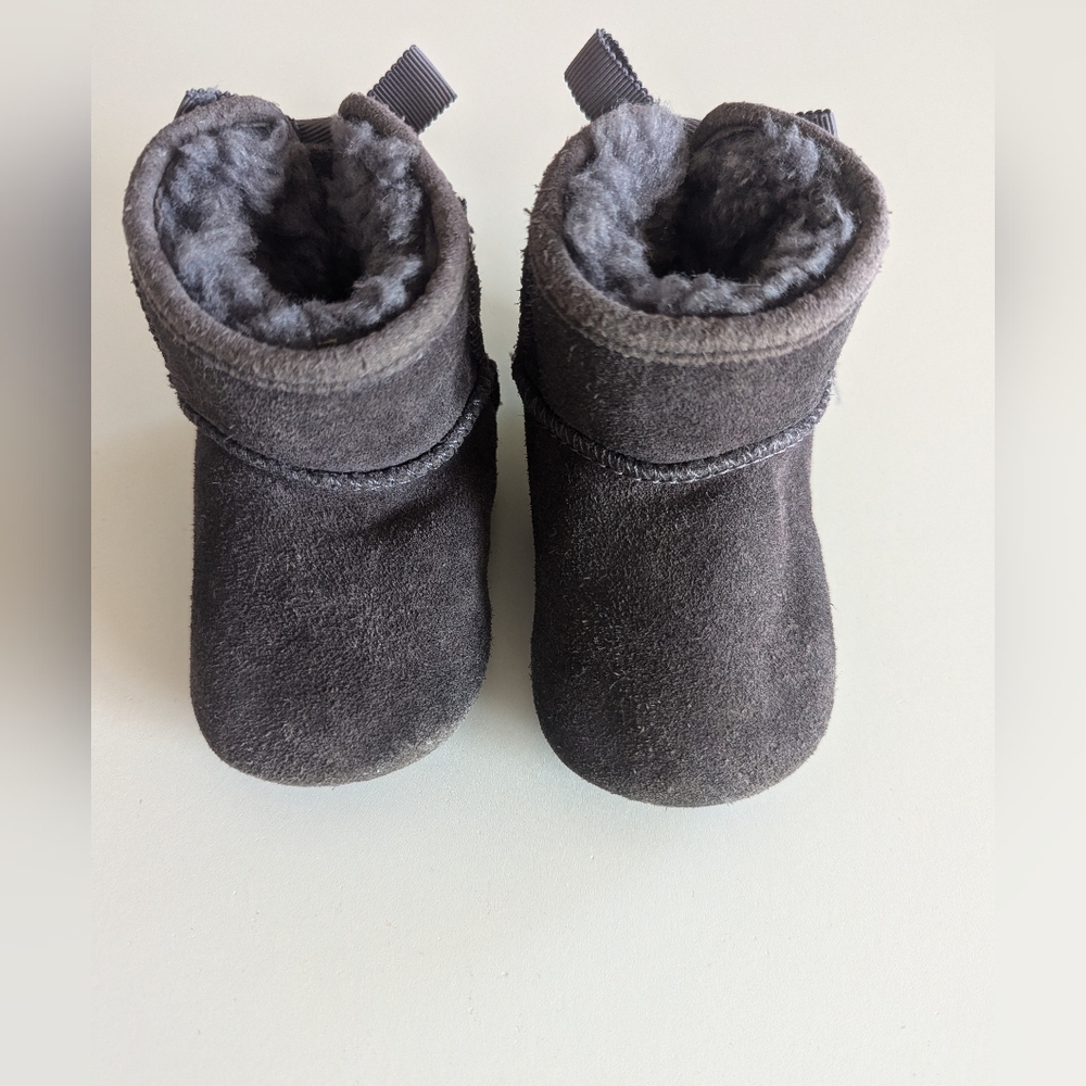 Purple infant Baby Ugg Boots Booties 2/3 Velcro Bows Faux Fur